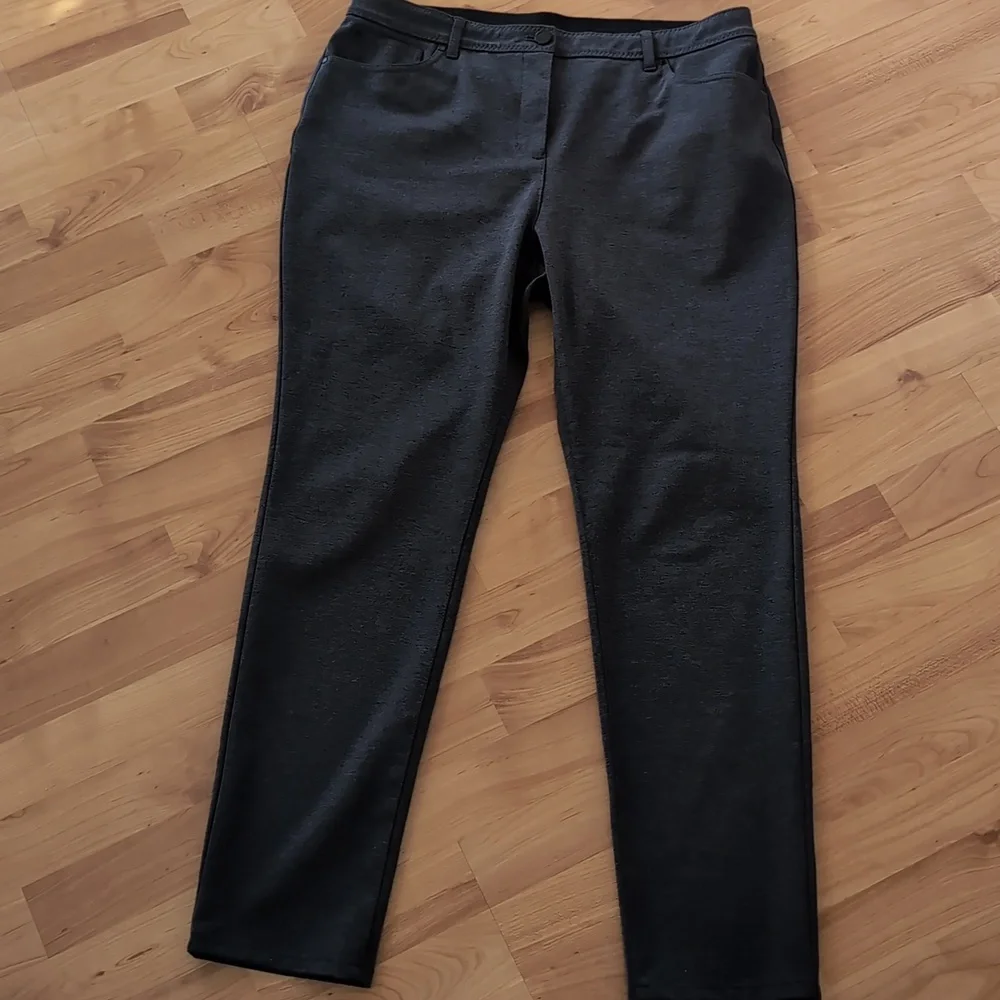 Chico's So Slimming Peyton Pant 1.5 10 Graphite Heather Grey
